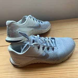 Nike Metcon - white and blueish silver - 7